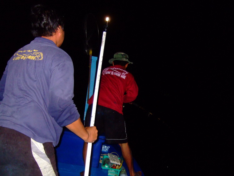 วิ่งรอบ ลำเรือเลย   :cool: :cool: :cool: