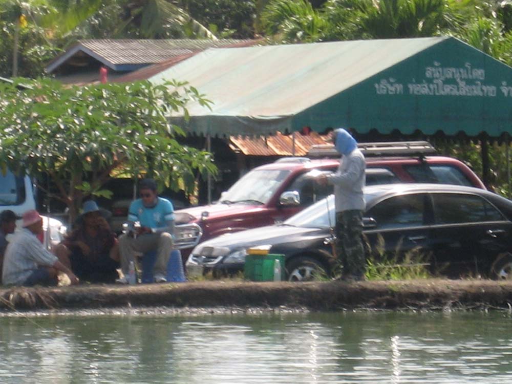 น้าเฟริส์....................น้าบอยผู้จัดงาน.........