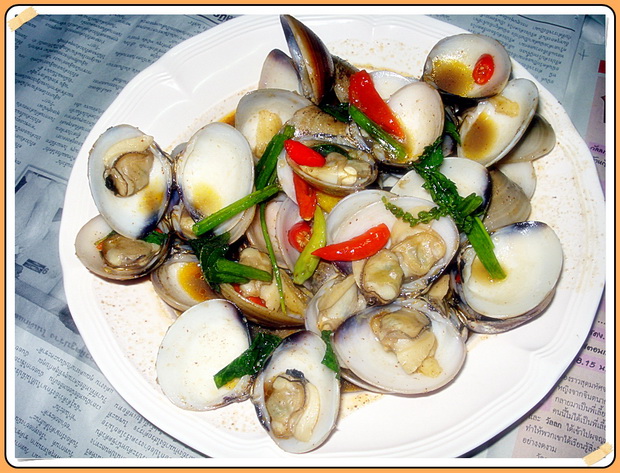 ผมก็หิวเหมือนกันคับน้า แขกกลิ้ง   "ไ