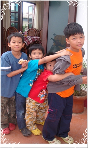 
    ขอแจมด้วยคนนะ.....งู......เล็ก.......งู.......น้อย......ขอรายงานตัวด้วยคร๊า

     ขอครั้ยบ้า