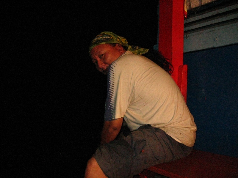 ตาหรั่งทำไรอยู่ท้ายเรืออ่ะ