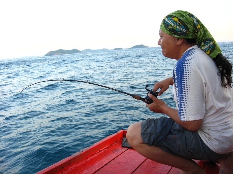 ไม่ทันไรเสียงดังจากท้ายเรือ  ตาหรั