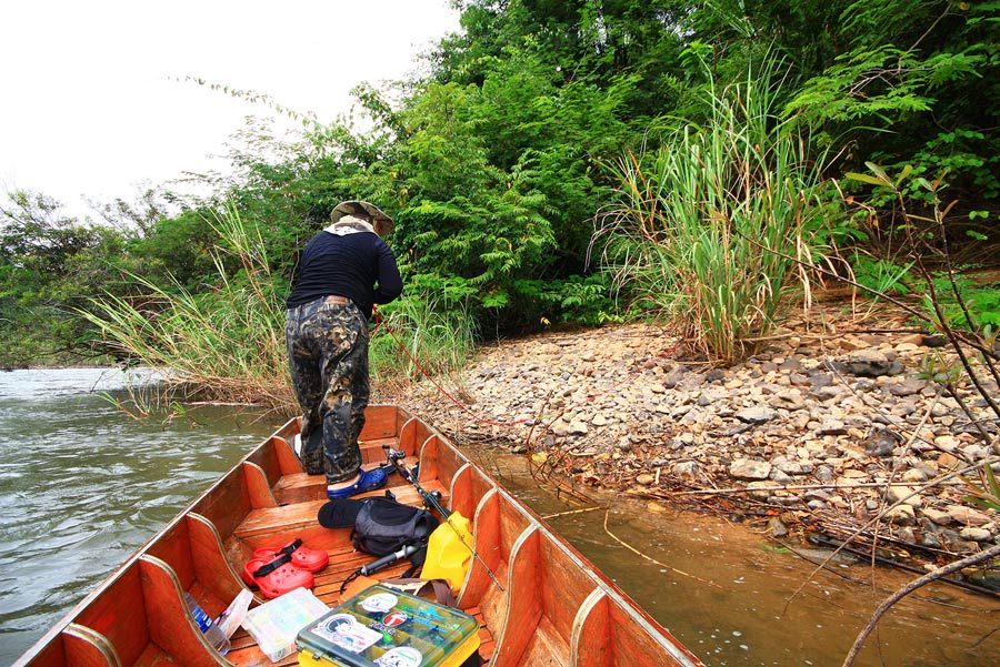 อยู่หัวเรือ ปลาก้อไม่ได้...แถมยังโดน