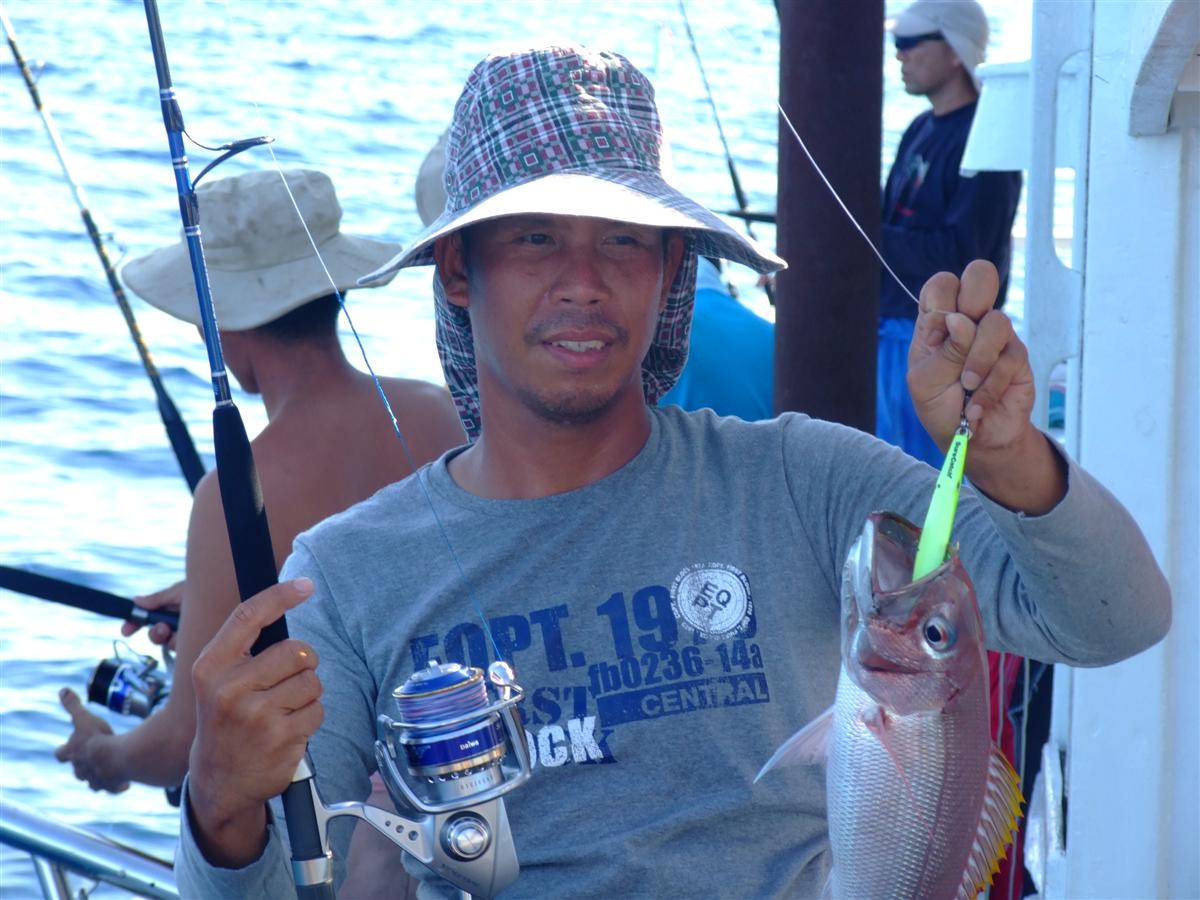 ขึ้นมาอีกตัวแล้วครับปากกว้างกินจิ๊กรอบเรือเลยครับ :grin: