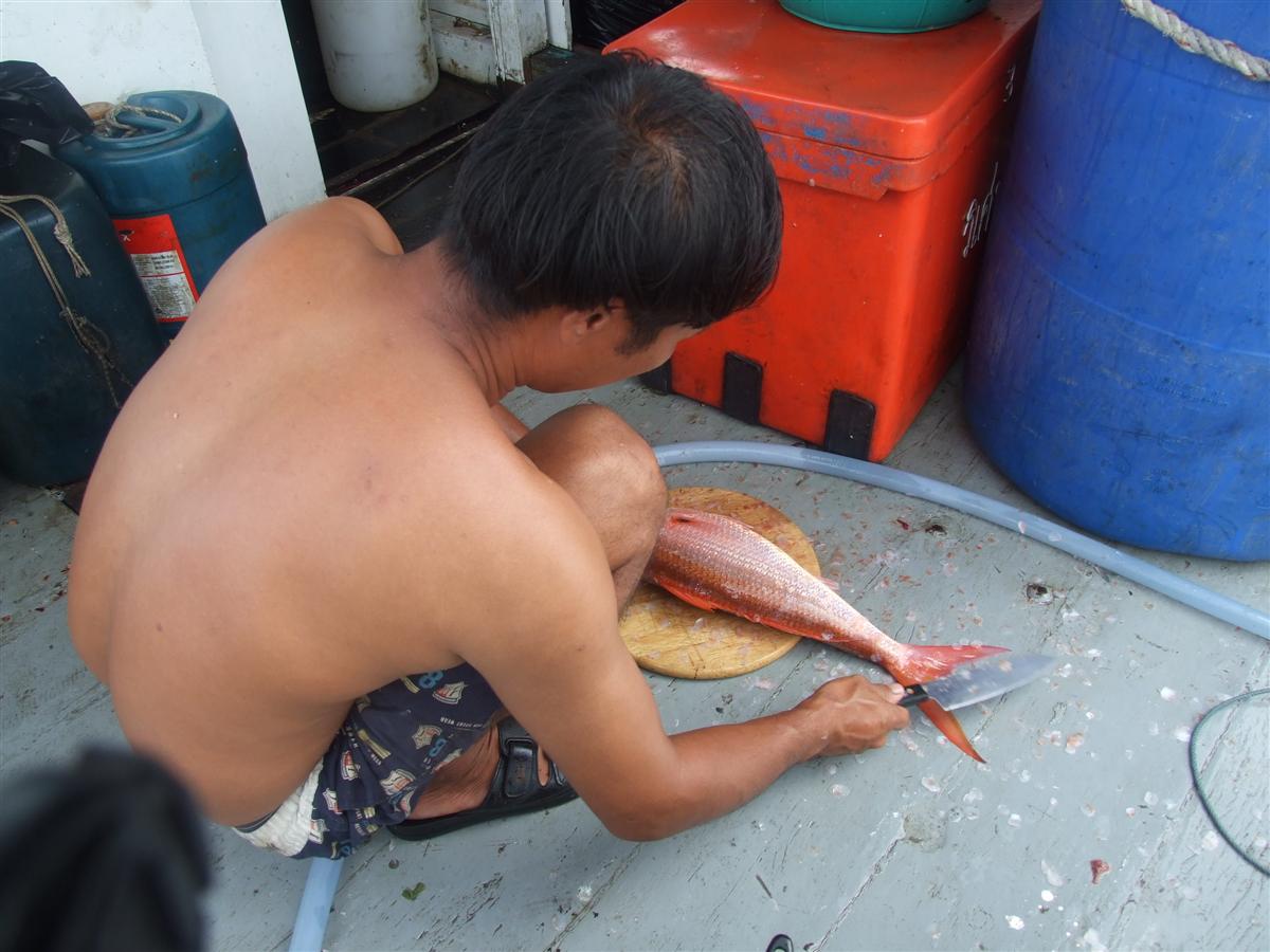 พี่ขาวทำกับข้าวให้เรากินตอนเดินทางกลับครับ :grin: :grin: