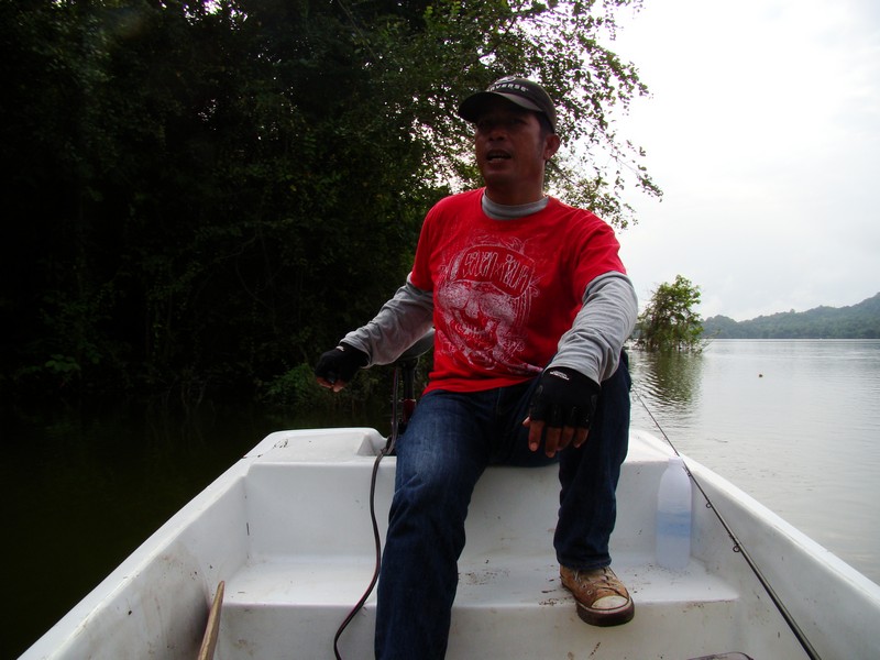  [b]นายท้ายเรือบอกเดี๋ยวพาไปหาของใหญ่[/b]