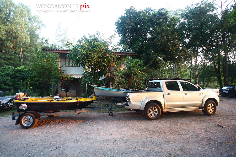เขาไปกันหมดแล้ว เรือเรายังจอดอยู่บนบกอยู่เลย แล้วงี้ไม่แห้วได้งายยยยย...น้าธงเอ้ย.. :laughing: :laug