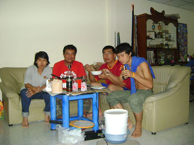 ทุกคนกินต้มยำปลาช่อนกันครับ