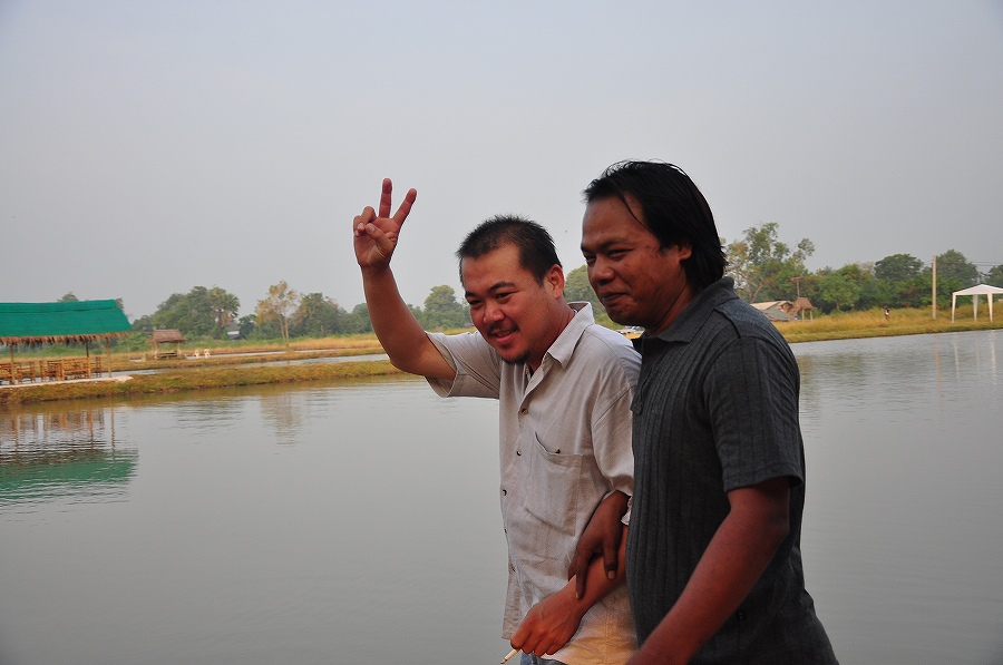 น้าเจี๊ยบ กับน้าเอ เจ้าของบ่อดังครับ  :grin: