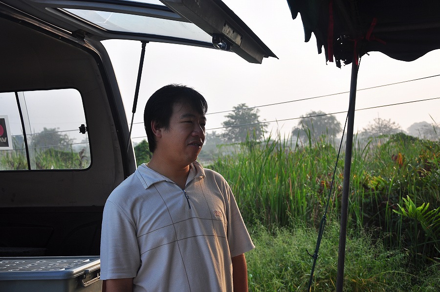 น้าโอ๋ ยืนกำกับอยู๋ครับ  :grin: