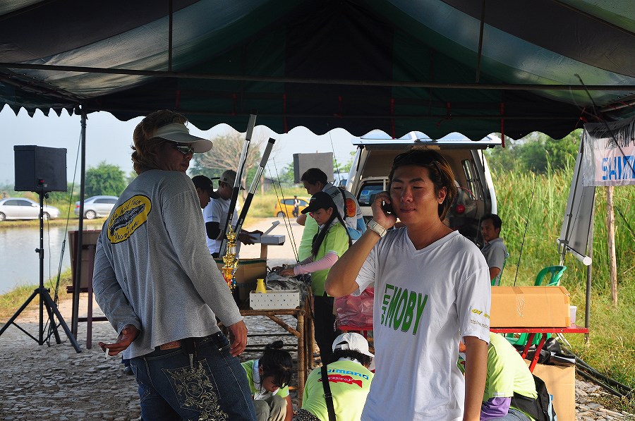 น้าโอเพิ่งมาถึงครับส่วนคนข้างหลังน้าแหล่มครับ  :grin: