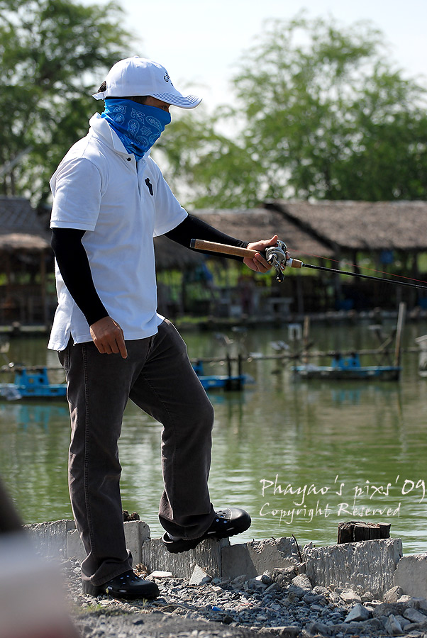 

น้าเต้ย ทนไม่ไหว  เดินไปออกเต๊บ  แบบนี้ครับเพ่หนุ่ย  แบบนี้  เจิกๆๆๆๆ  กริ๊บๆๆๆ     :laughing: :