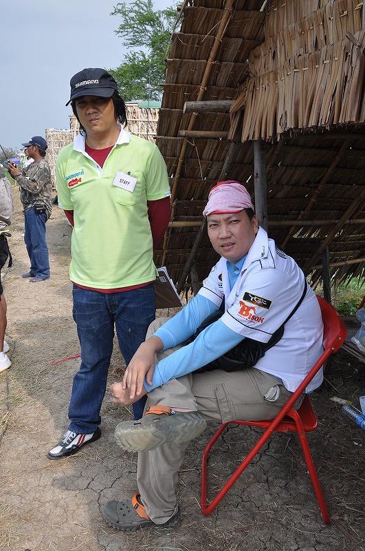 สองพี่น้อง น้าเล็กเซลส์มอคโกลี่  น้าหมูเซลส์เอแคน   :grin: