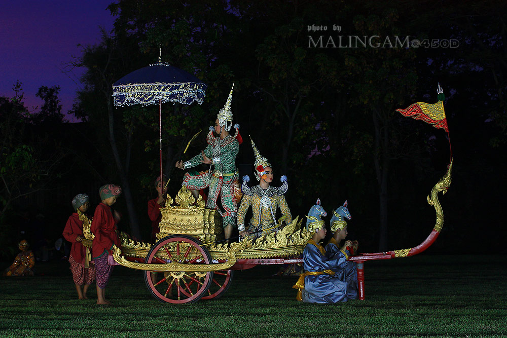 พระรามก็เห็น  ด้วย  และขอให้พา  องคตไปด้วย