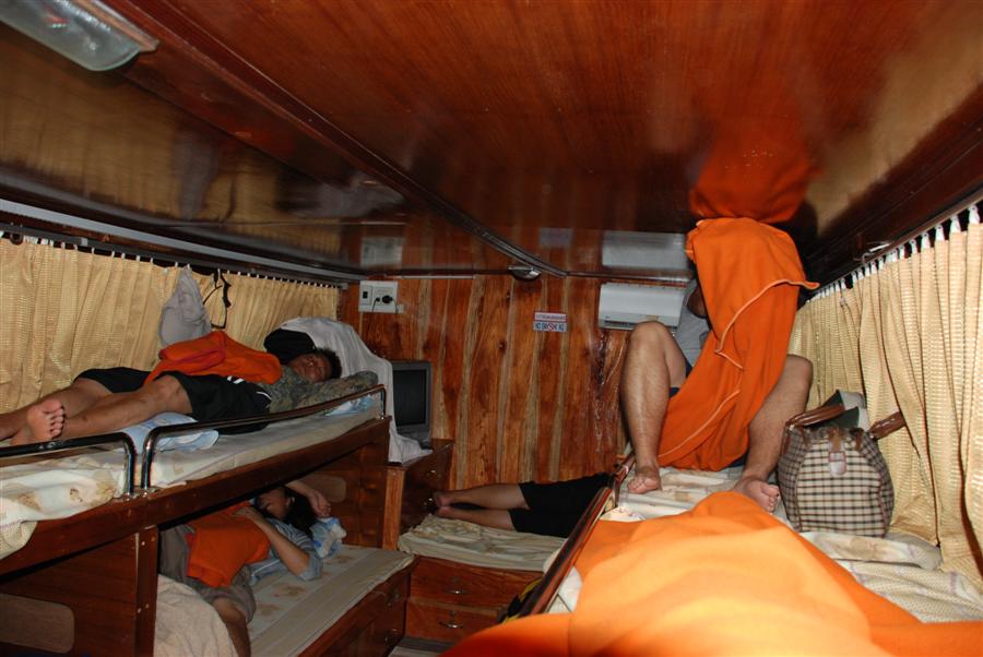 สาวๆๆพม่าทำเหตุ แรงหมดกันเป็นแถว 
คืนนี้เราจะเข้าถึงหมาย ประมาณ ตี 3

 :sleeping: :sleeping: :sle