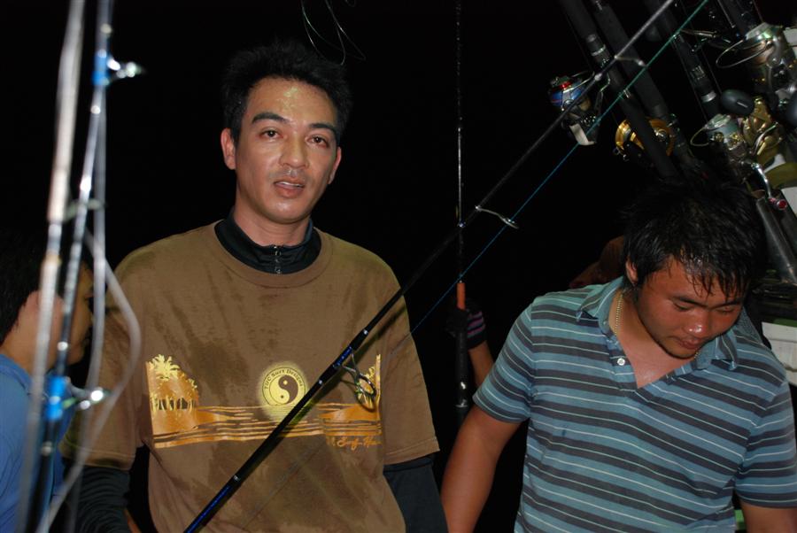 ไม่ใช่กินข้าวจนเหงื่อท่วมตัว ทะลุเสื้อ 2 ชั้นออกมา แต่หลังจากที่เข้าหมายมาประมาณ ทุ่มเศษๆๆ  พวกเราทุ