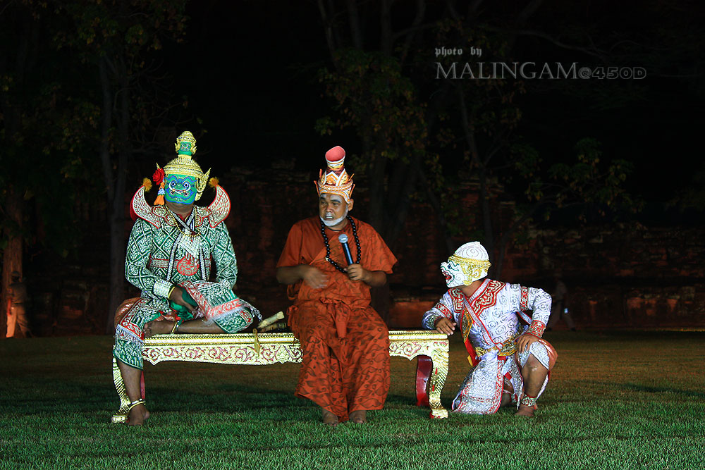 หนุมานเข้าเฝ้า ทศกัณฐ์  ขอเข้าร่วมทัพ  ไปรบ กับพระราม.......ทศกัณฐ์ ก็เชื่อนะ ครับ  ยินดีมากที่ได้ทห