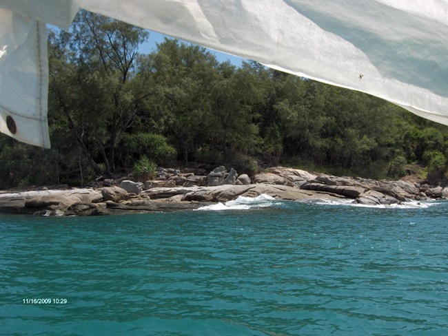 เมื่อวานไปสำรวจเกาะบอนมากับ คุณวันชัย แจ้งอัมพร  แหลมสนมีหาดเล็กๆ
