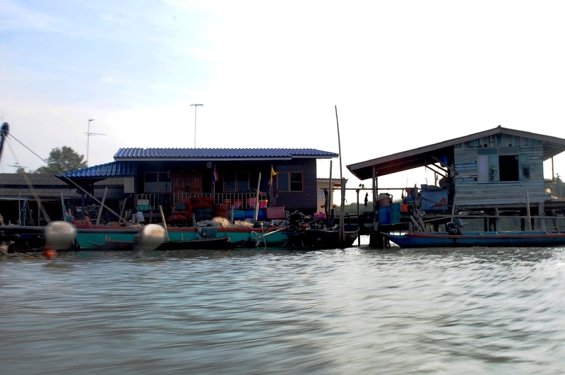 ตอนนี้เราก้อหมดกังวลเรื่องปลากันซะที...กลับบ้านพร้อมกับรอยยิ้ม...เรื่องแห้วอ่ะ... [b]นู๋โสม่ายรู้จัก