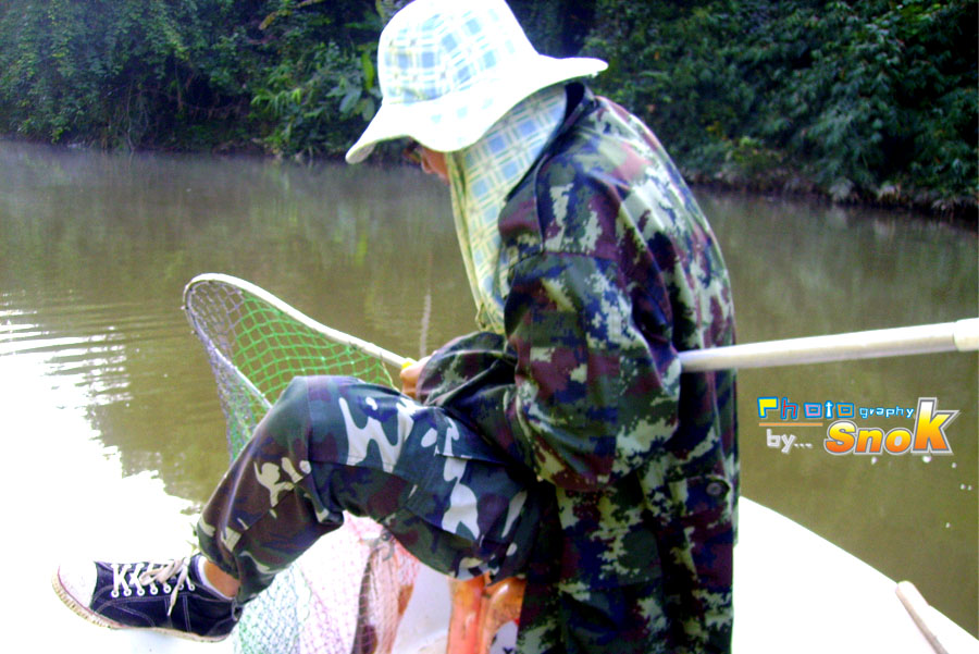 นั่นๆๆๆ.....พูดยังไม่ทันจบคำ งัดขึ้นมาก่อน 1 หน่วย
...แบบนี้ค่อยมีกำลังจายยยยยยยยยย...หน่อย
 :grin