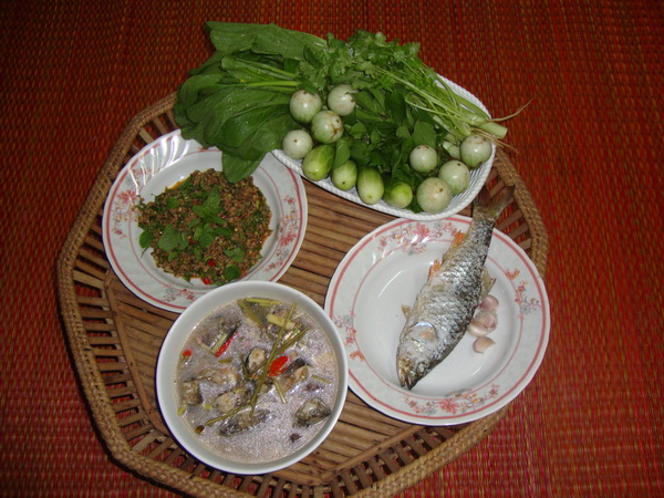 [b]ลาบปลากระสูบ + ต้มยำปลาช่อน + กระสูบ