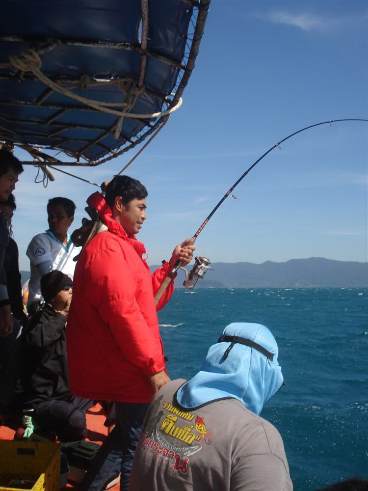 น้าก้อย  คนนี้มือใหม่ลงเรือตกปลาครั้งแรก :cheer: