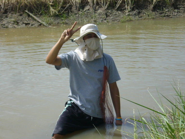 สวัสดีครับ น้า ลูกมดแห่งร้อยรู ขอบค