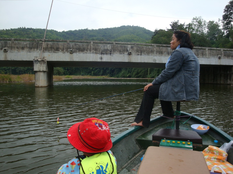 สะพานเหนือสุด ลำห้วย เราก็จะลอดไปครับ 