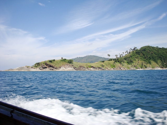ถึงแหลมพรมเทพแล้ว
เร็วกว่าเรือไต๋บอยเยอะ อิอิ


 :laughing: :laughing: :laughing: :laughing: