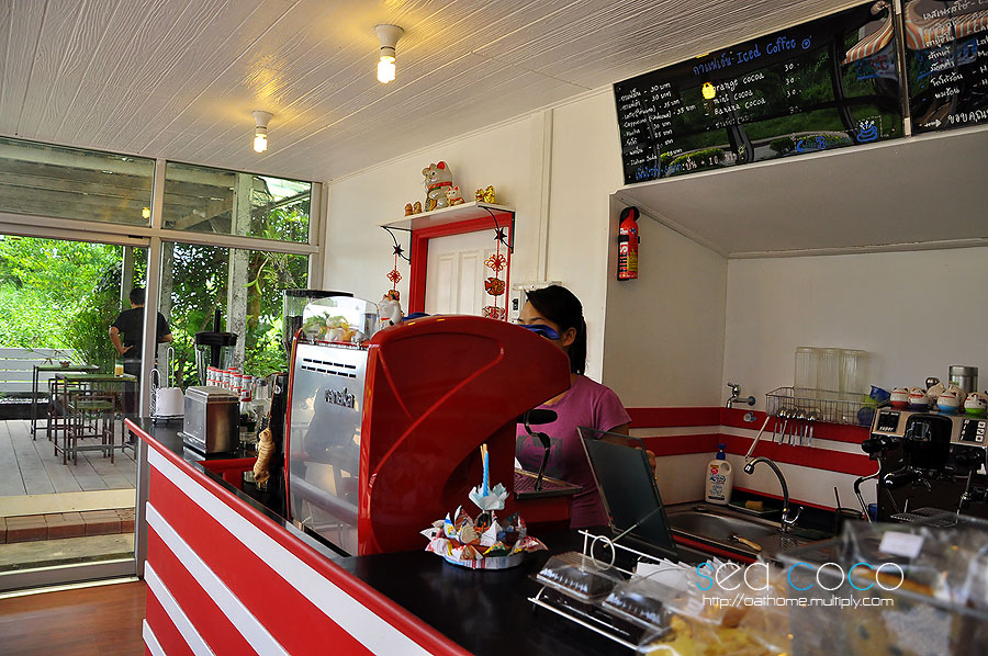 g_valentine  :cheer: :cheer:

กลับไปอ.ท่าใหม่ ไปกินกาแฟร้านร้อยตะวัน 

กาแฟรสเยี่ยม สาวๆที่ร้านก