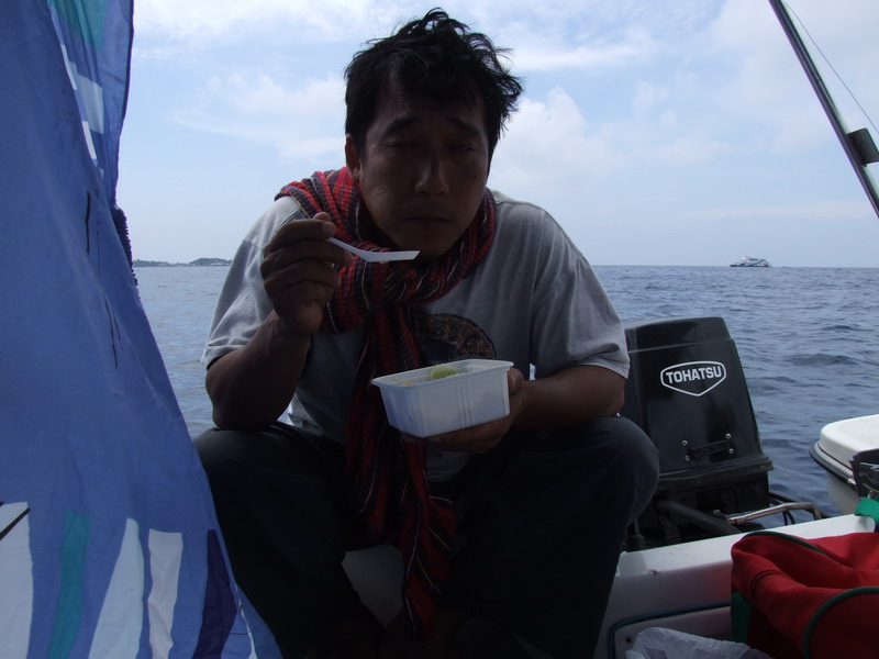ถึงเกาะ4 เกือบเที่ยงกินข้าวก่อน


ห