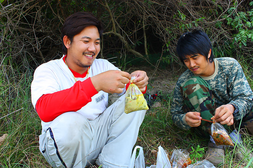 


 [b] หม่ำๆกันก่อนดีกว่า   [/b] :umh: :umh: :umh: