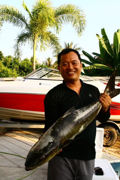 เหนื่ออื่นใด ขอขอบคุณเจ้าของเรือ ที่พาไปตกปลาและทำให้เกิดทริปดีๆแบบนี้ครับ  :cheer: :cheer: :cheer: