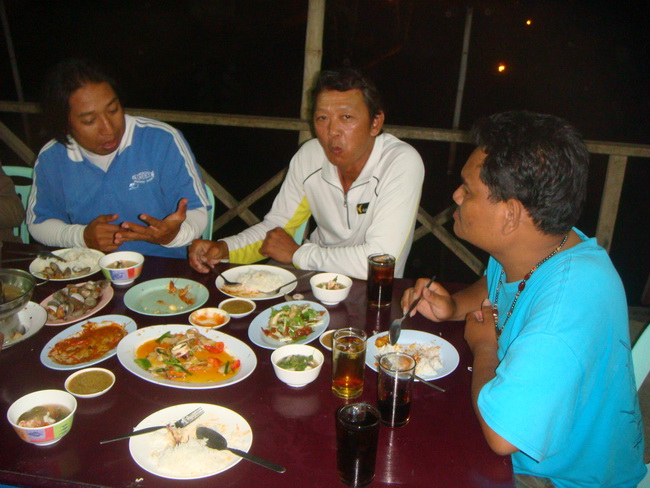 กินไป คุยไป เพลินเลยครับ   :grin: :grin: :grin: