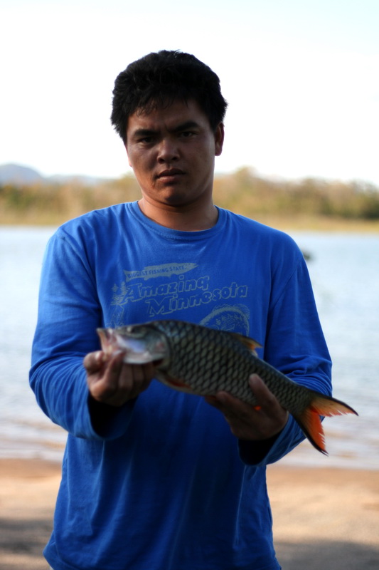 เจ้าวุธขอหล่อ แบบ ตัวต่อตัวกับปลา  :grin: :laughing: :laughing: :laughing: