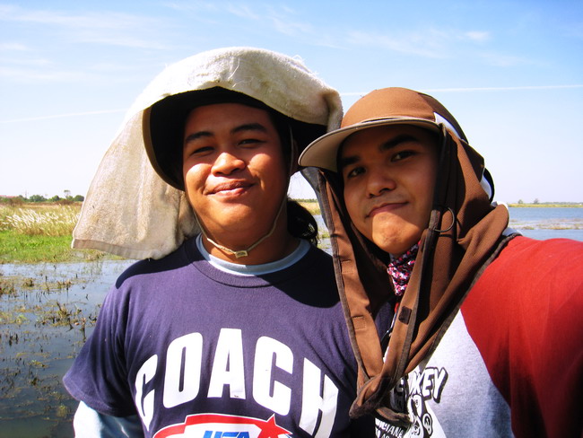 ลาด้วยภาพนี้เลยละกันนะครับ :smile: :smile:



พบกันใหม่ทริปหน้านะครับ :grin: :grin:



 :che