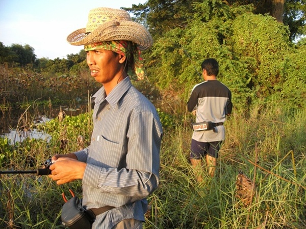 รีบตีกันใหญ่เลย :grin: