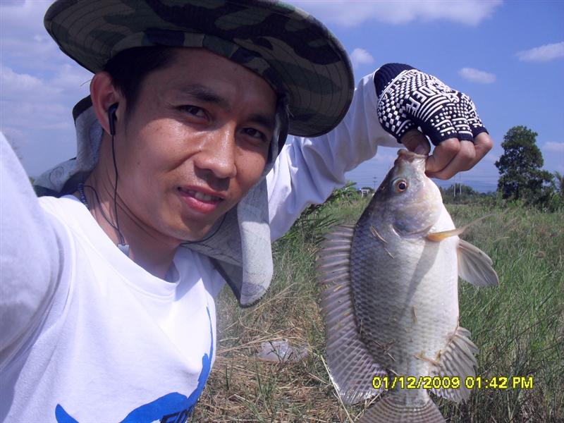 ตามธรรมเนียนครับ พี่นิลกับนักตกปลาหน้ามน
 :grin: :grin: :grin: :grin: :grin: :grin: