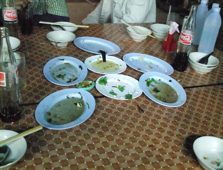  [b]ครงไม่ต้องบอกว่าอร่อยหรือไม่[/b]  :umh: