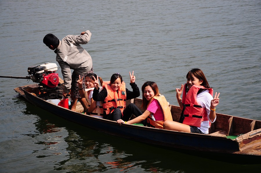 เอ้า............เรียกทีมชาย แต่โดนทีมหญิงยึดเรือไปซะแล้วเหรอเนี่ยยยยยยยยย :laughing: :laughing: :lau