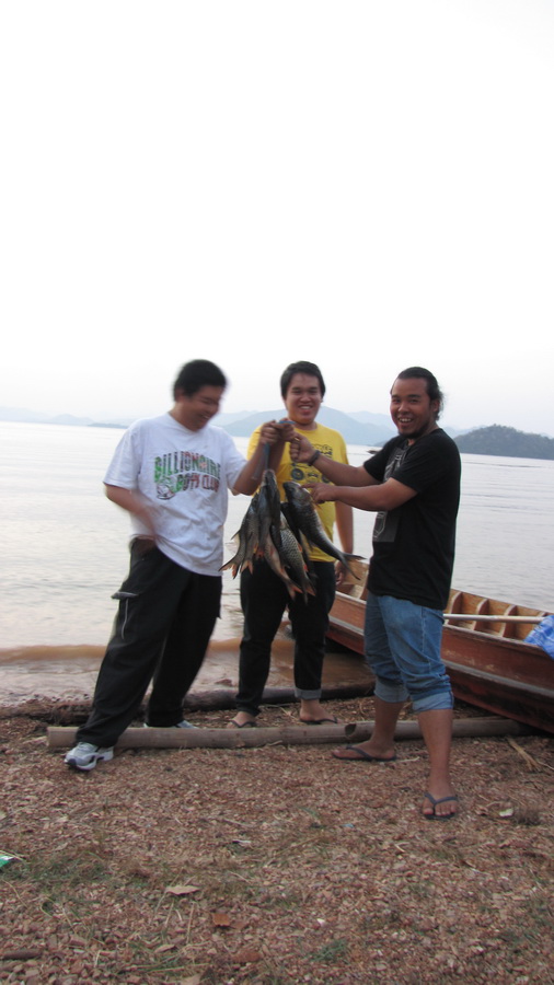 
  ถ่ายรูปปลาร่วมกันก่อนกลับซะหน่อย