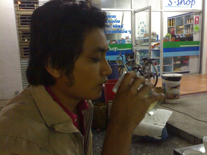 น้ำมันรถเติมแล้ว...โปรมืดเลยเติมน้ำมันคนซะหน่อย..... :grin: :grin: