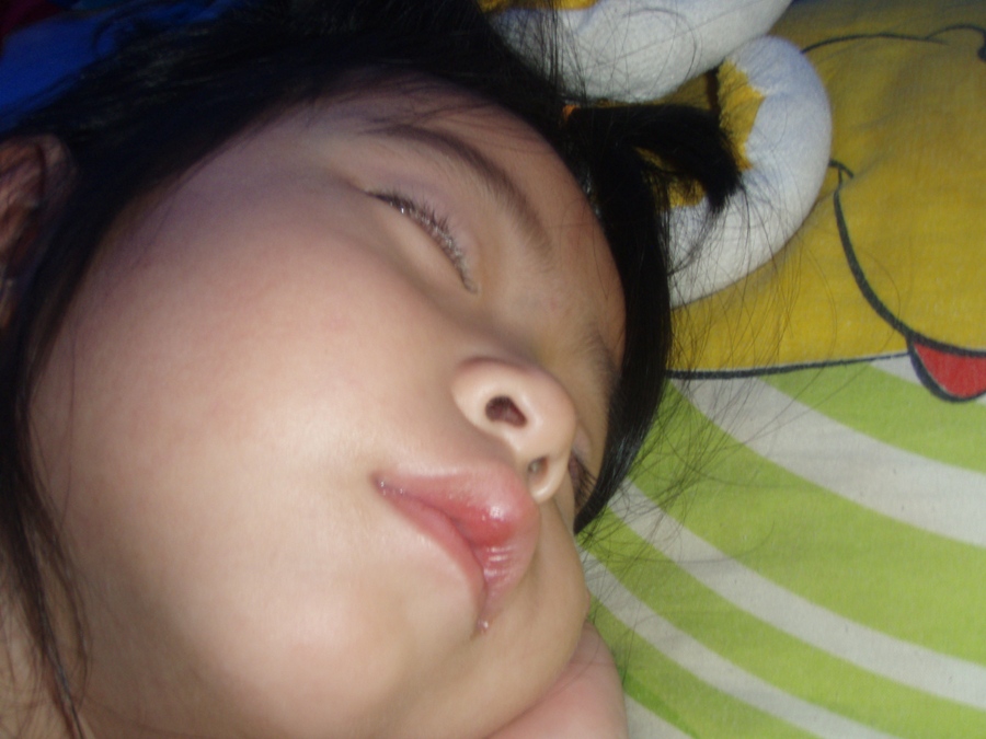 ลูกสาวยังนอนหลับสบายเลยอ่ะ :love: :love: :love: