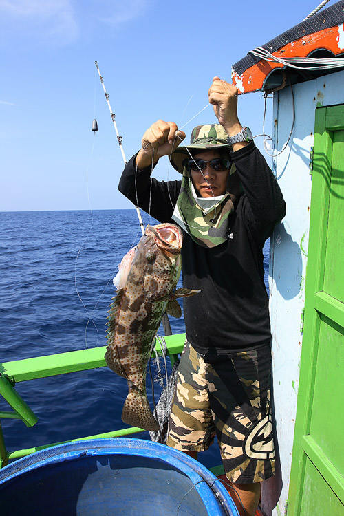 แอบเผลอหลับตา นิดเดียว หลังเรือเสี
