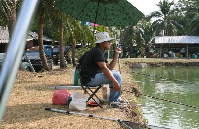 น้าวัดบอกปลากินอย่างเขี้ยวมากๆทุ่นตอกแค่นิดเดียวเต็มทีเลยข้อเดียว :ohh:

อย่างนี้ก็งานเข้าจิครับ
