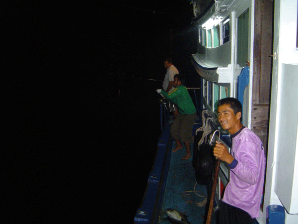 โดนครับน้องหนุ่มจูงจากหัวเรือมาท้