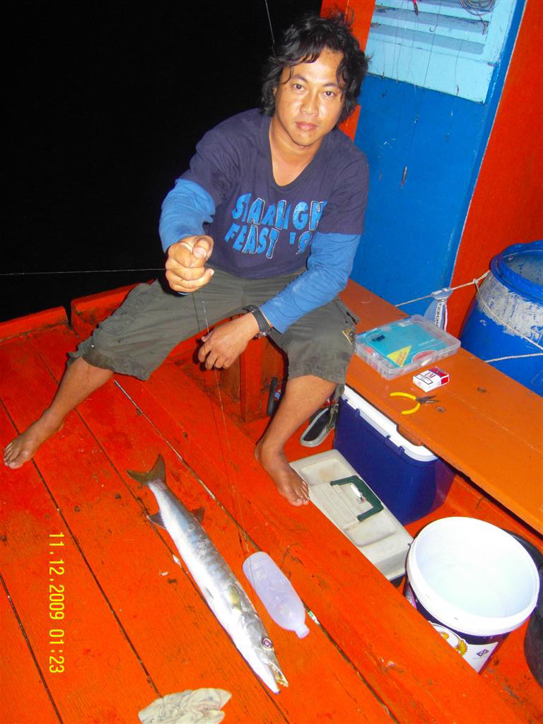 อันธพาลมาท้ายเรือแล้วครับ