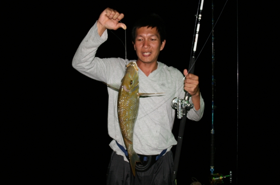 เผลอ ฃแปป๊บบ  เดียว ท้ายเรือ เห้อออ อออ เย้ยยอออออ :cheer: :cheer: เสียงบอกว่า 3 โลได้  อ. โป้ง  acc