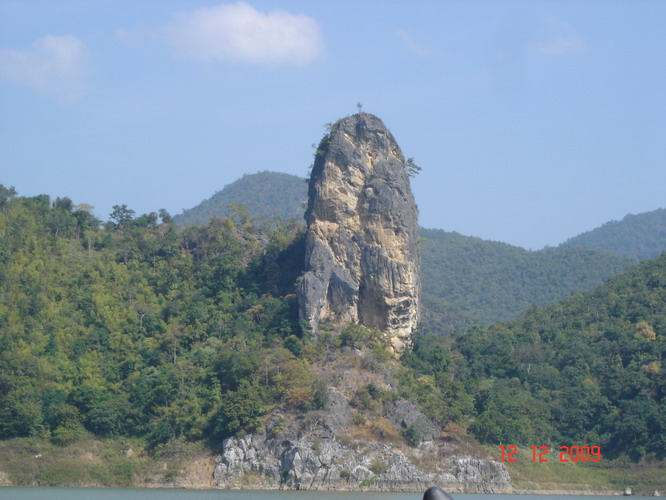 ผ่านเขาคันเบ็ด