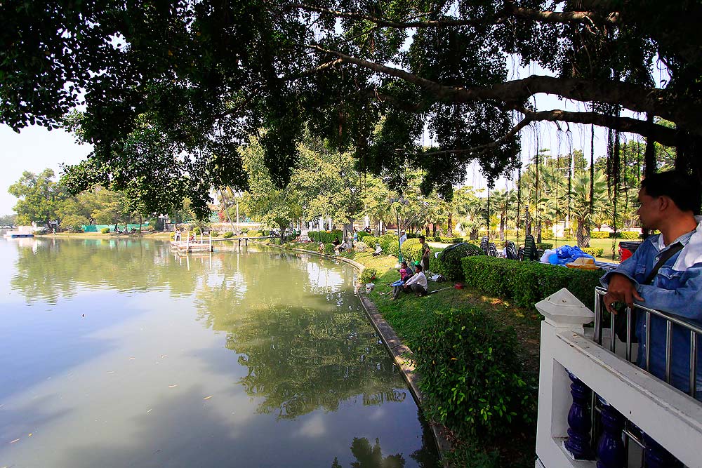 [center] ชะโดใหญ่จำนวนมาก ที่อยู่ในทะเลสาบแห่งนี้ ซึ่งทางหน่วยงานได้เปิดให้นักตกปลาเข้ามาตกได้ระยะหน